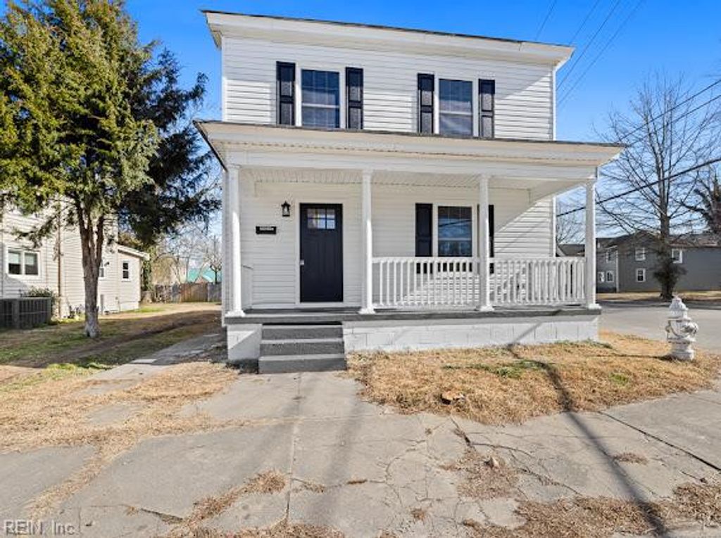 Photo of 152 Lee Street, Suffolk, VA 23434 (MLS # 10618087)