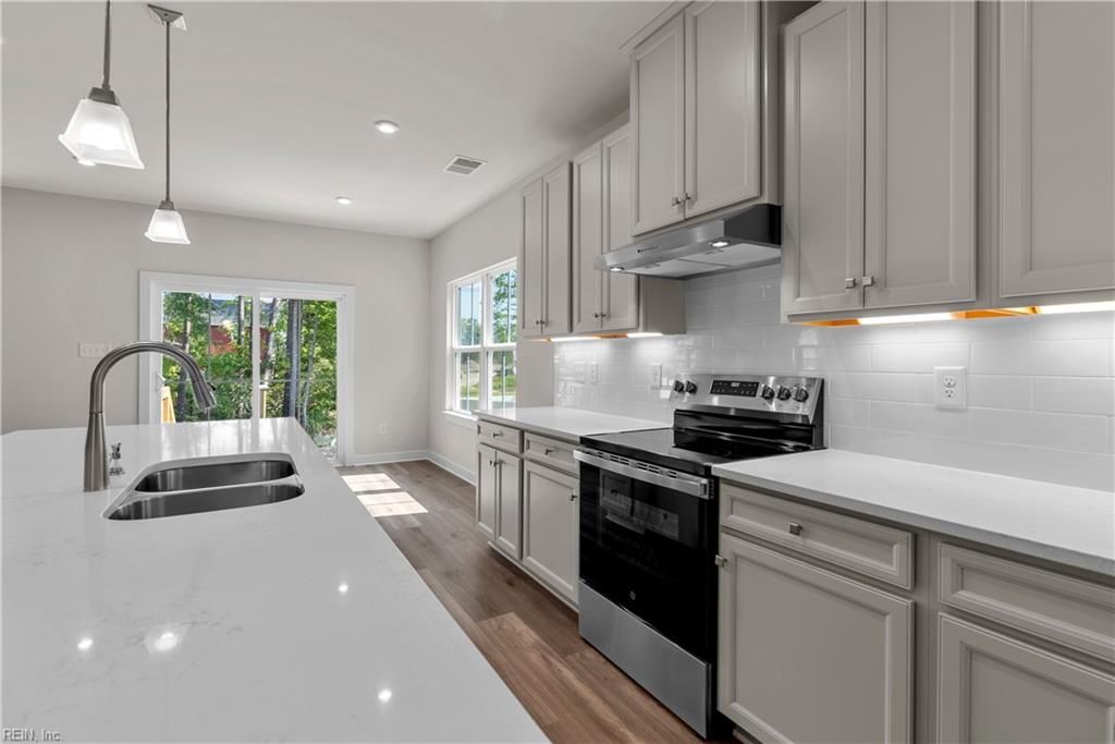 Photo of 104 Oxford Run, Poquoson, VA 23662 (MLS # 10616187)