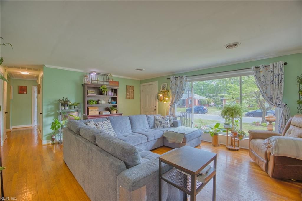 Photo of 106 Lynn Drive, Portsmouth, VA 23707 (MLS # 10630231)