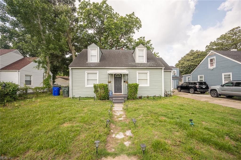 Photo of 3517 Pamlico Circle, Norfolk, VA 23513 (MLS # 10637214)