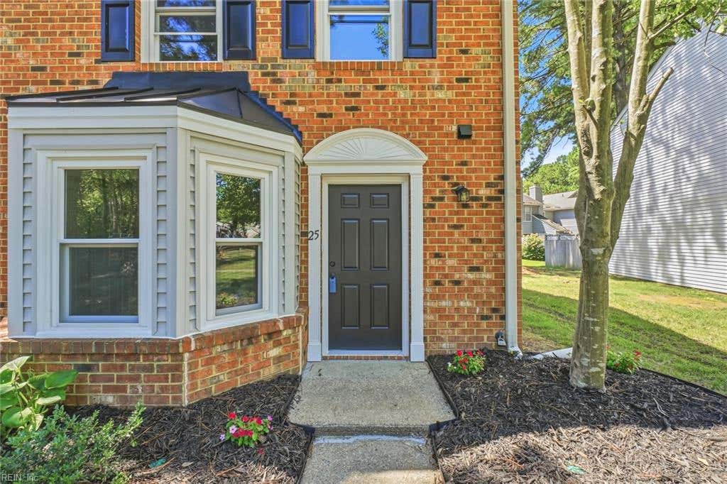 Photo of 25 Corwin Circle, Hampton, VA 23666 (MLS # 10647867)