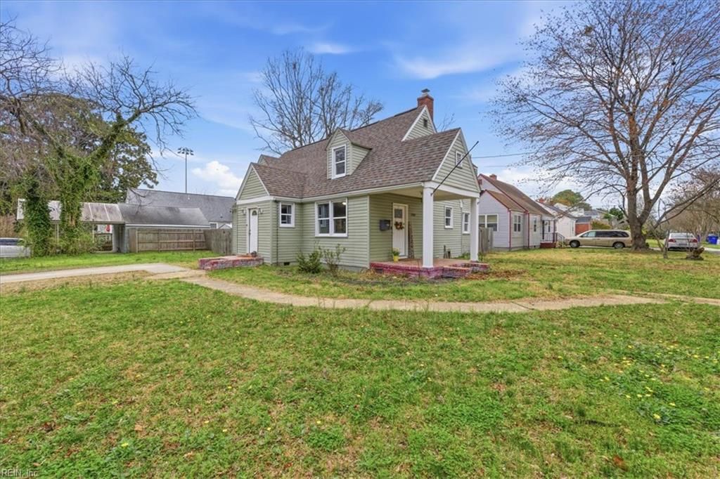 Photo of 7307 Yorktown Dr Dr, Norfolk, VA 23505 (MLS # 10625223)