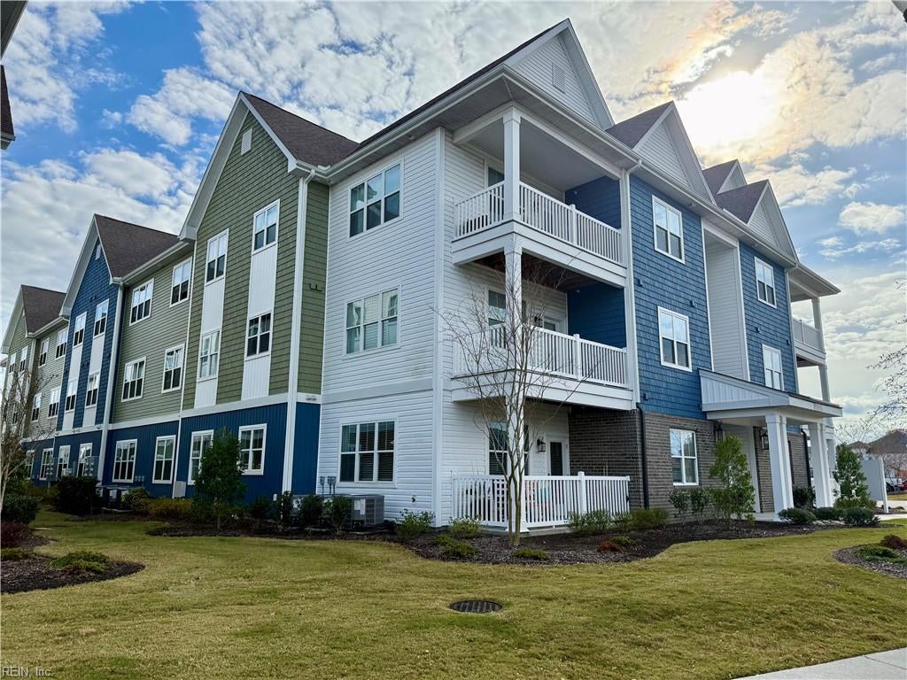Photo of 1725 Dromolin Drive #104 Dr, Virginia Beach, VA 23456 (MLS # 10651412)