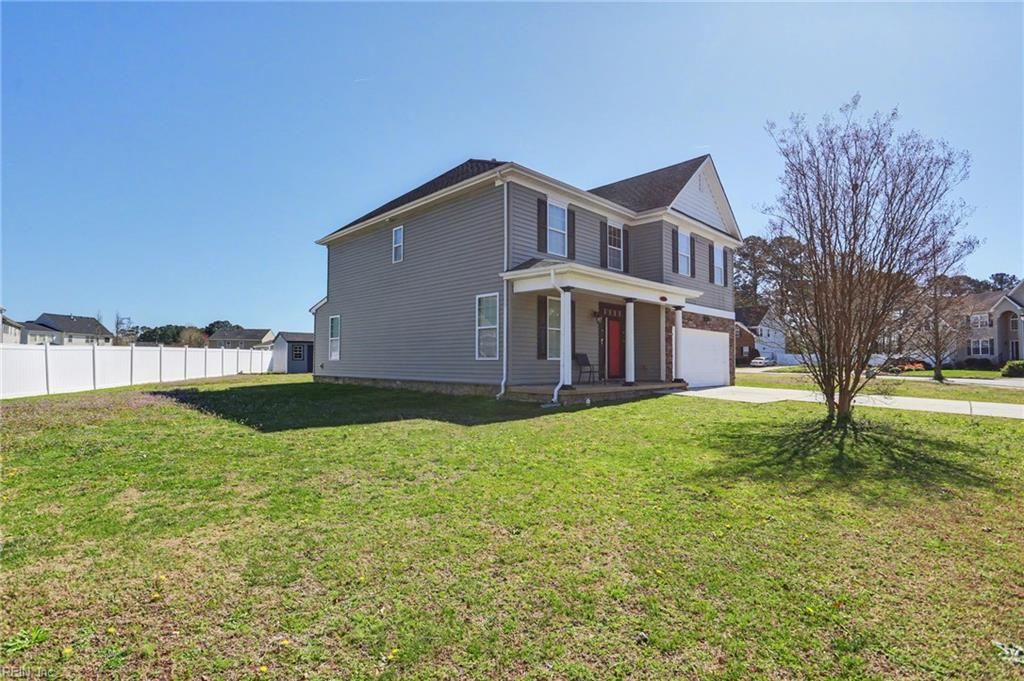 Photo of 2001 Smalleys Dam Circle, Suffolk, VA 23434 (MLS # 10626211)