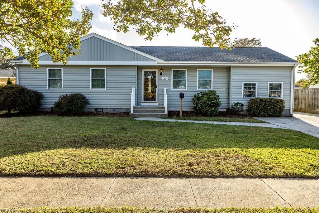 Photo of 1821 Dominion Avenue, Norfolk, VA 23518 (MLS # 10658498)