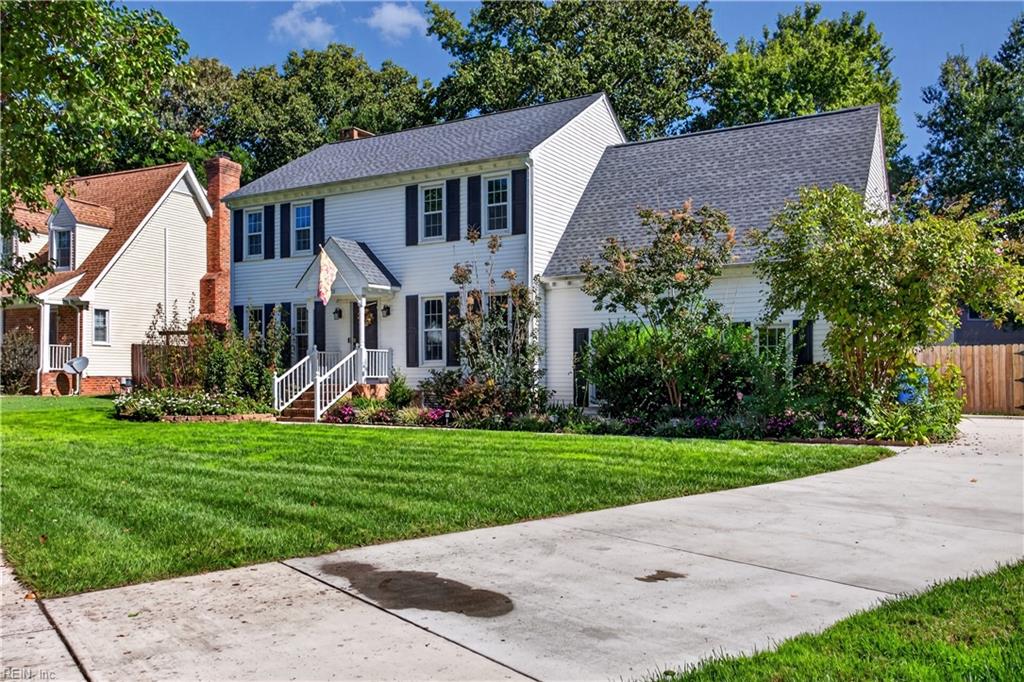 Photo of 828 Woodrow Court, Chesapeake, VA 23322 (MLS # 10657041)