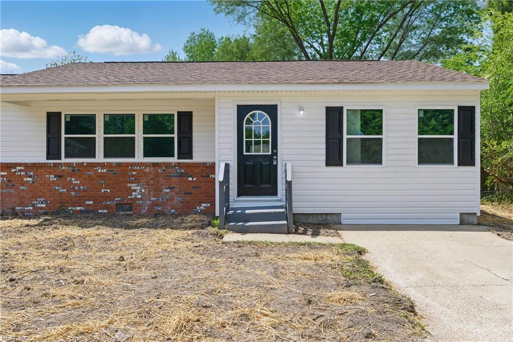 725 Burgesses LN