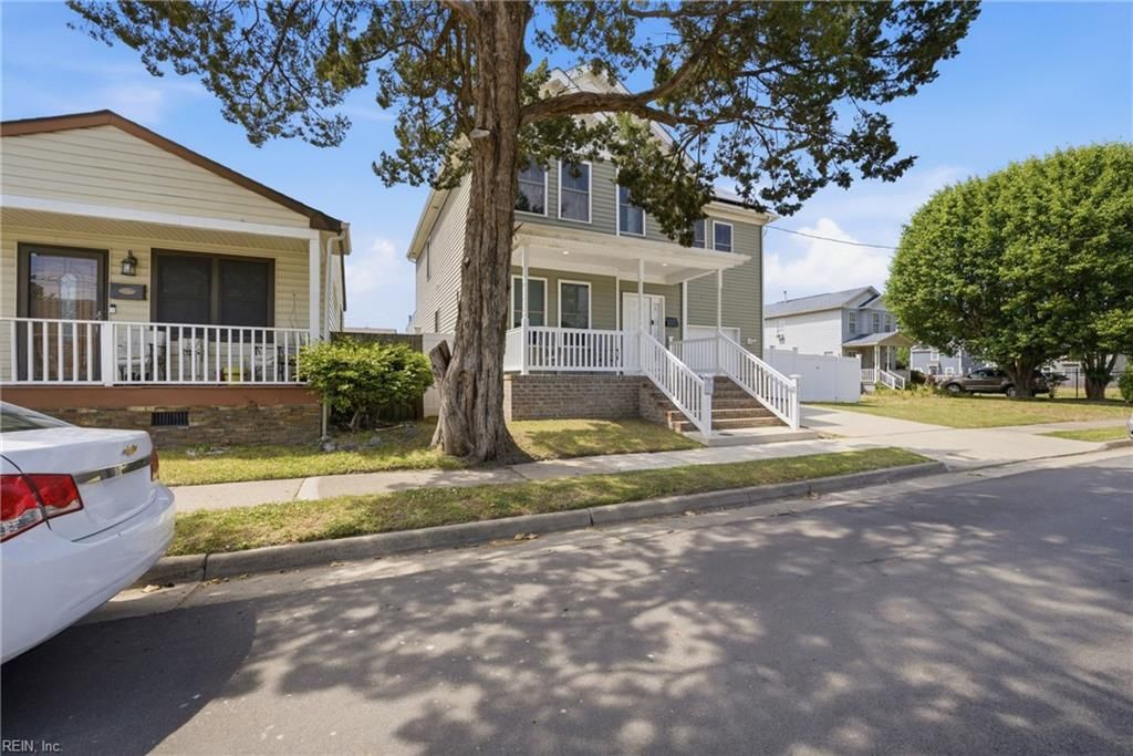 Photo of 1713 Oakfield Avenue, Norfolk, VA 23523 (MLS # 10637400)