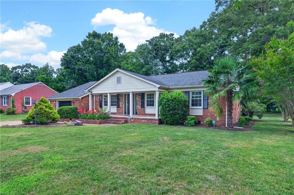 Photo of 108 Grafton District Road, Yorktown, VA 23692 (MLS # 10643733)