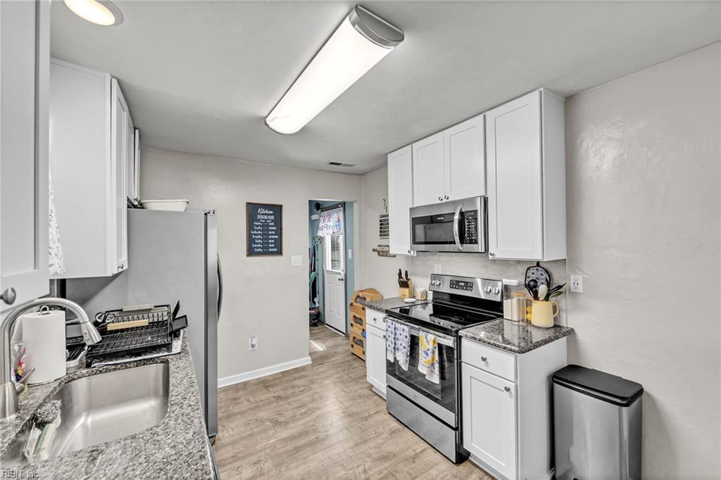 Photo of 2015 Camden Avenue, Portsmouth, VA 23704 (MLS # 10651699)