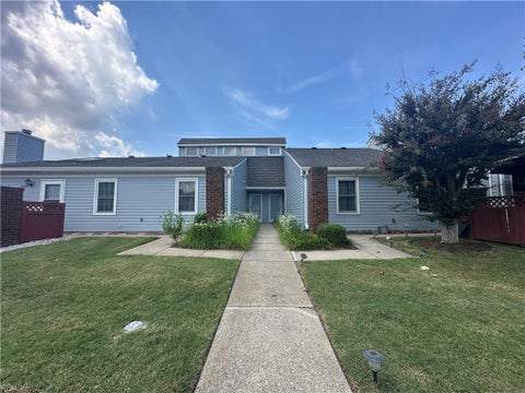 Photo of 5234 Lake Victoria Arch, Virginia Beach, VA 23464 (MLS # 10652359)