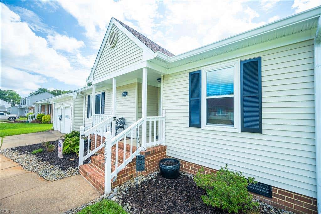 Photo of 757 Willow Bend Drive, Chesapeake, VA 23323 (MLS # 10649831)