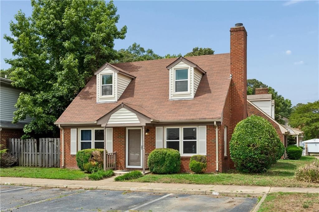 Photo of 74 Westview Drive, Hampton, VA 23666 (MLS # 10636908)