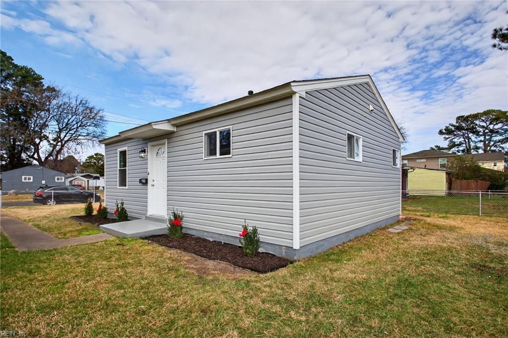 Photo of 2713 Hickory Street, Portsmouth, VA 23707 (MLS # 10617067)