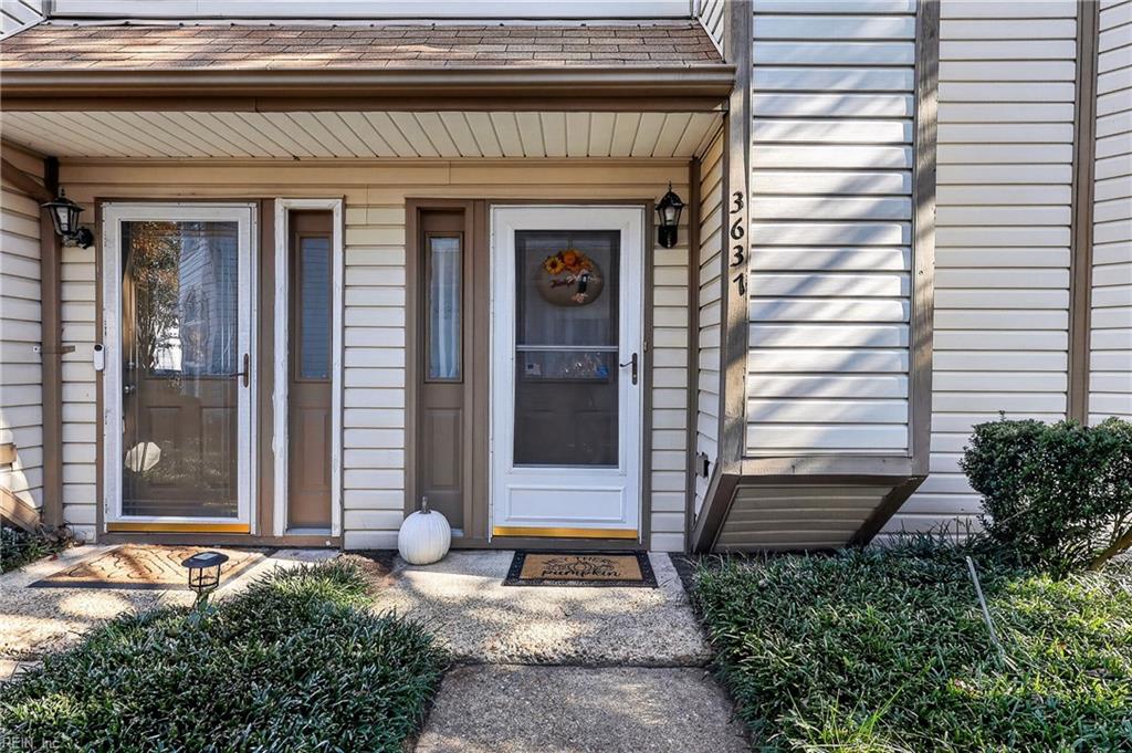 Photo of 3637 Essex Pond Quay, Virginia Beach, VA 23462 (MLS # 10659693)