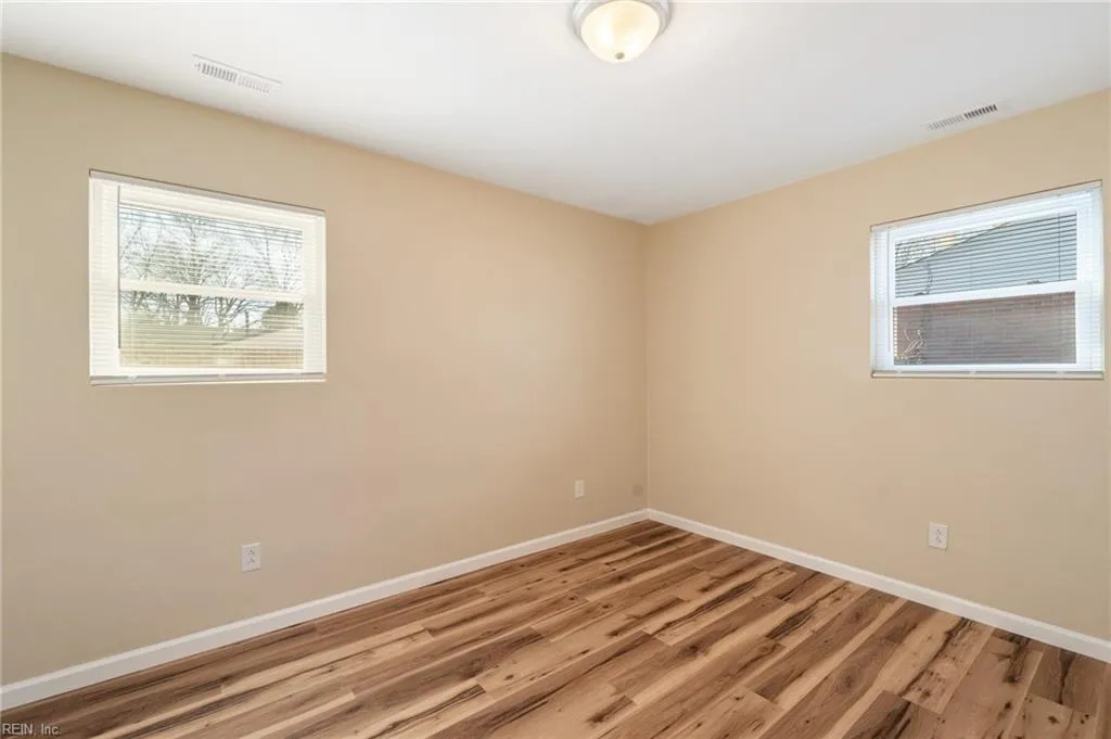 Virginia Beach, Virginia 23452, United States, 4 Bedrooms Bedrooms, ,2 BathroomsBathrooms,Residential,Pending,22658