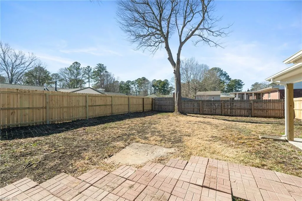 Virginia Beach, Virginia 23452, United States, 4 Bedrooms Bedrooms, ,2 BathroomsBathrooms,Residential,Pending,22658