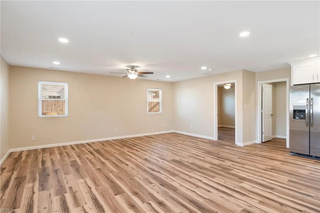 Virginia Beach, Virginia 23452, United States, 4 Bedrooms Bedrooms, ,2 BathroomsBathrooms,Residential,Pending,22658