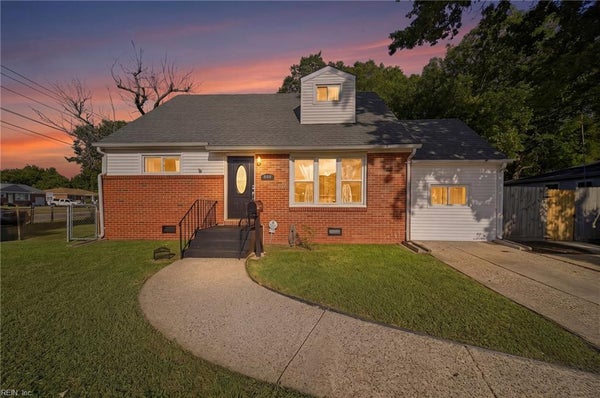 848 ARAGONA BLVD, VIRGINIA BEACH, VA 23455 - Image 05210a61eedc74bd19d3a7a3a94ce8ec/3650486162