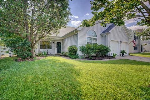 Single Family Residence in Virginia Beach VA 2636 Pulaski Loop.jpg