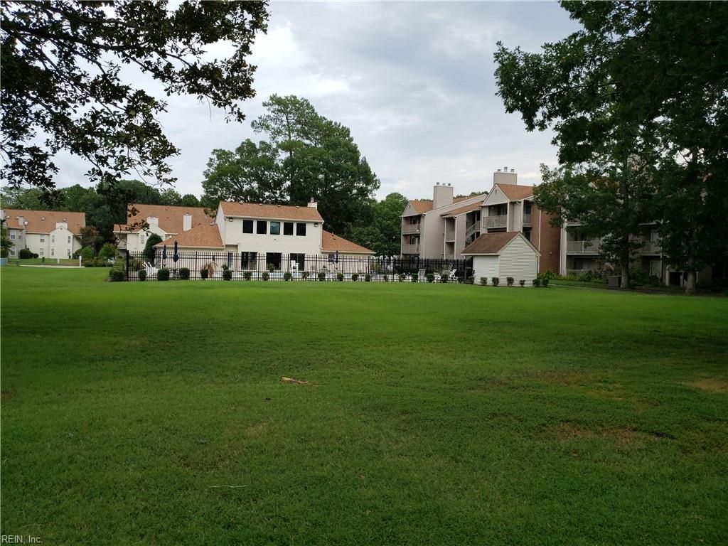 Photo of 572 Candle Lane #302, Newport News, VA 23608 (MLS # 10618244)