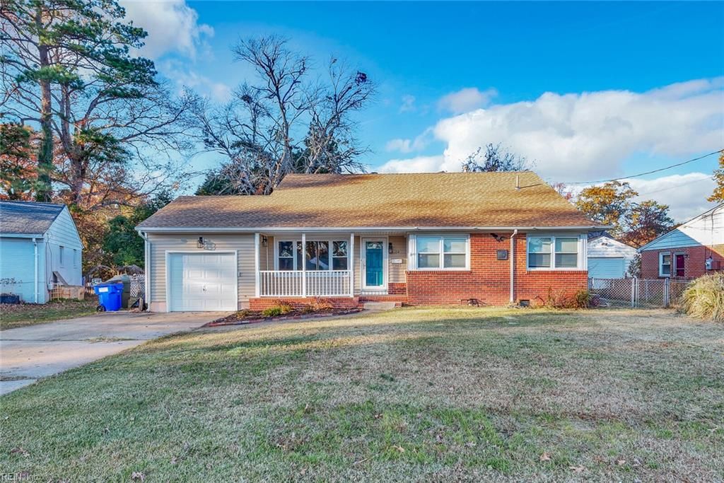 Photo of 1604 Skyline Drive, Norfolk, VA 23518 (MLS # 10629730)