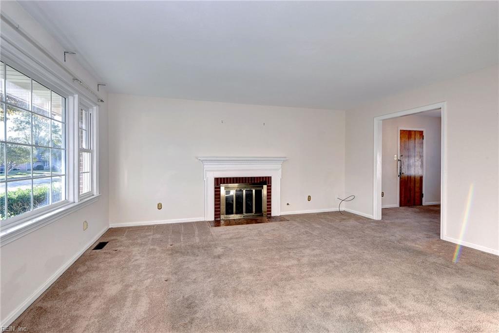 Photo of 10 Calvert Drive, Newport News, VA 23601 (MLS # 10658864)