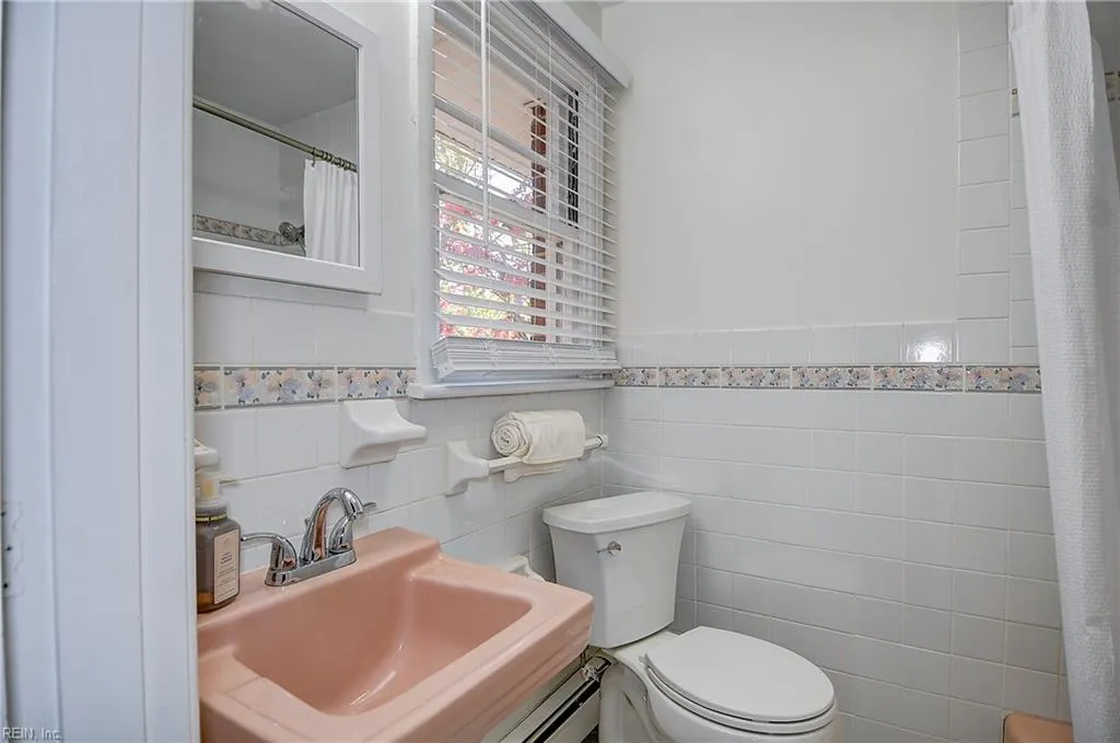 Virginia Beach, Virginia 23464, United States, 3 Bedrooms Bedrooms, ,2 BathroomsBathrooms,Residential,Active,243331