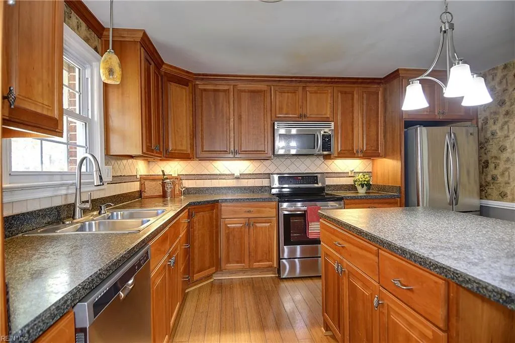 Virginia Beach, Virginia 23464, United States, 3 Bedrooms Bedrooms, ,2 BathroomsBathrooms,Residential,Active,243331