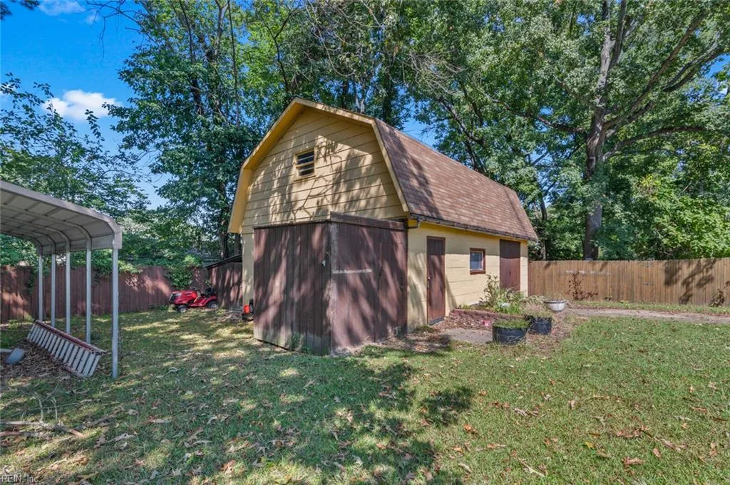 Newport News, Virginia 23605, United States, 3 Bedrooms Bedrooms, ,2 BathroomsBathrooms,Residential,Pending,215501