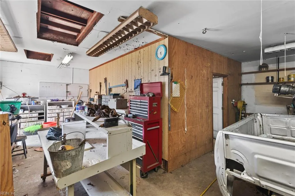 Newport News, Virginia 23605, United States, 3 Bedrooms Bedrooms, ,2 BathroomsBathrooms,Residential,Pending,215501