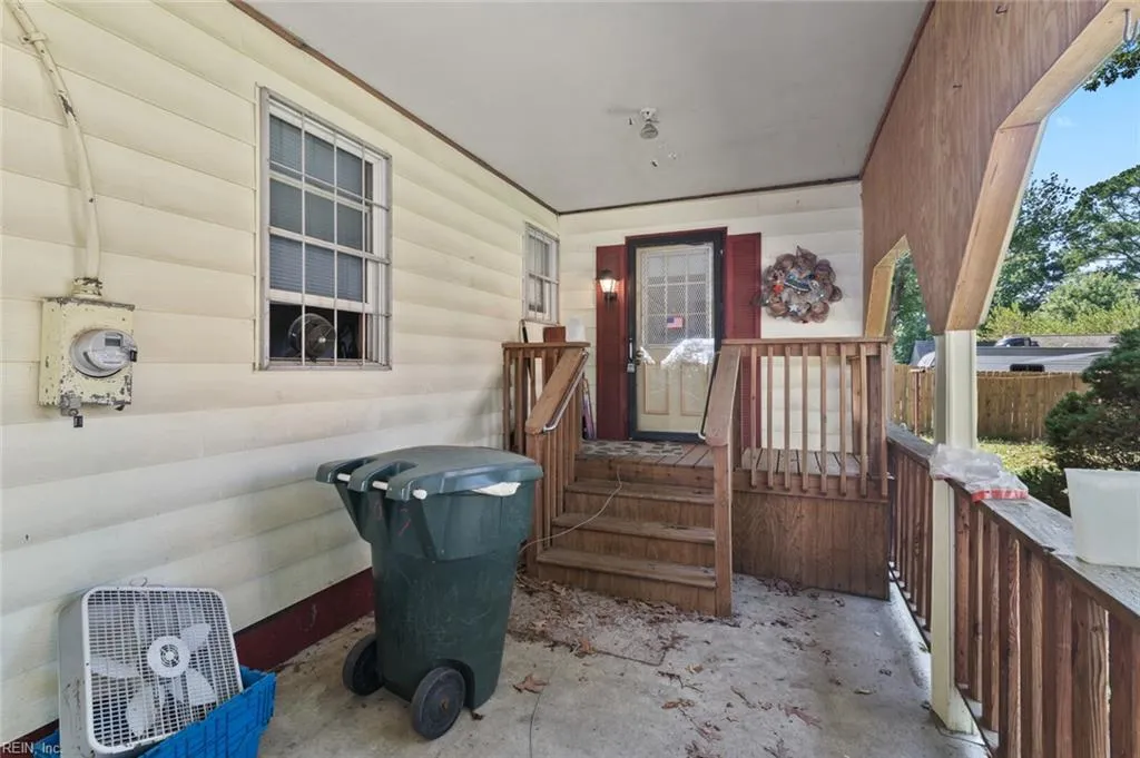 Newport News, Virginia 23605, United States, 3 Bedrooms Bedrooms, ,2 BathroomsBathrooms,Residential,Pending,215501