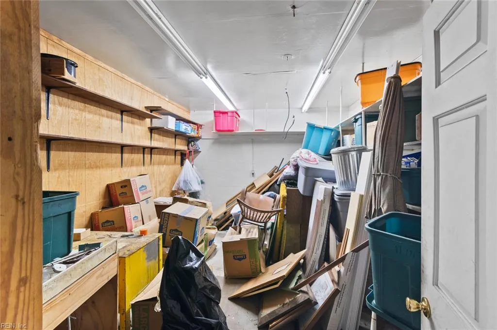 Newport News, Virginia 23605, United States, 3 Bedrooms Bedrooms, ,2 BathroomsBathrooms,Residential,Pending,215501