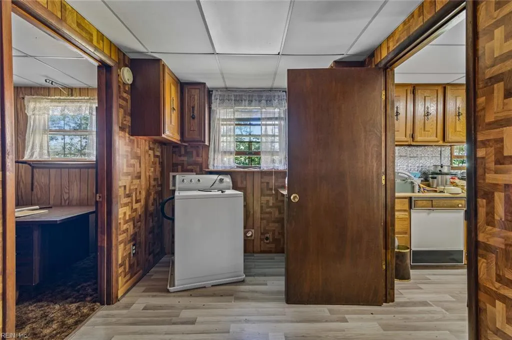 Newport News, Virginia 23605, United States, 3 Bedrooms Bedrooms, ,2 BathroomsBathrooms,Residential,Pending,215501