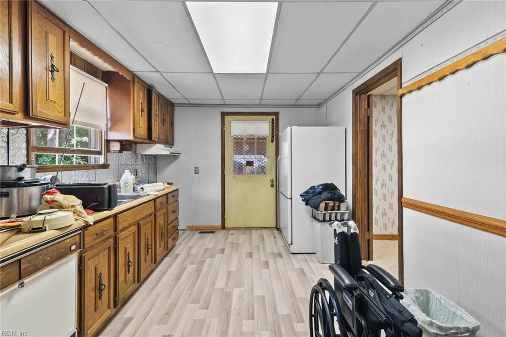 Newport News, Virginia 23605, United States, 3 Bedrooms Bedrooms, ,2 BathroomsBathrooms,Residential,Pending,215501