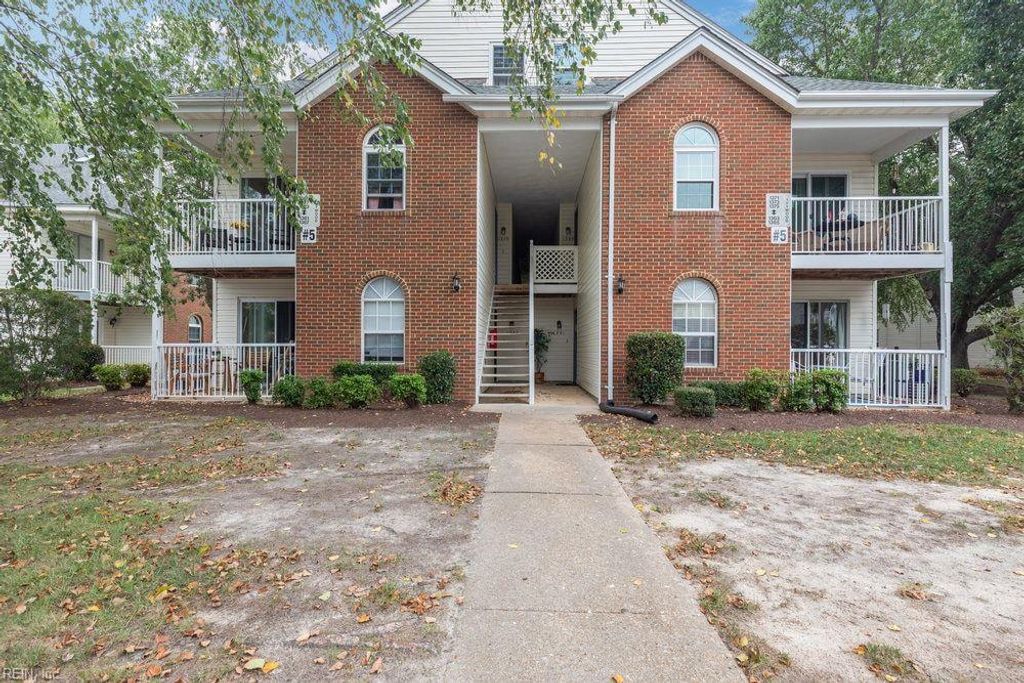 Photo of 1379 Ivywood Road, Virginia Beach, VA 23453 (MLS # 10630098)