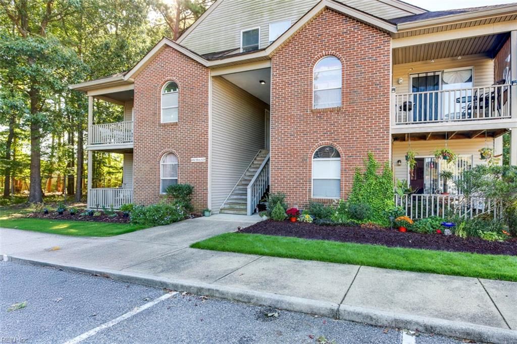 Photo of 612 Mary Robert Lane #204, Newport News, VA 23608 (MLS # 10632007)