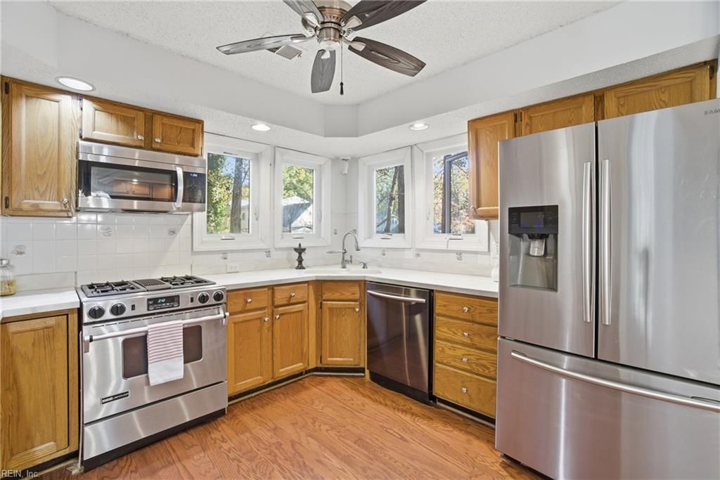 Photo of 920 Oxford Drive, Virginia Beach, VA 23452 (MLS # 10610558)