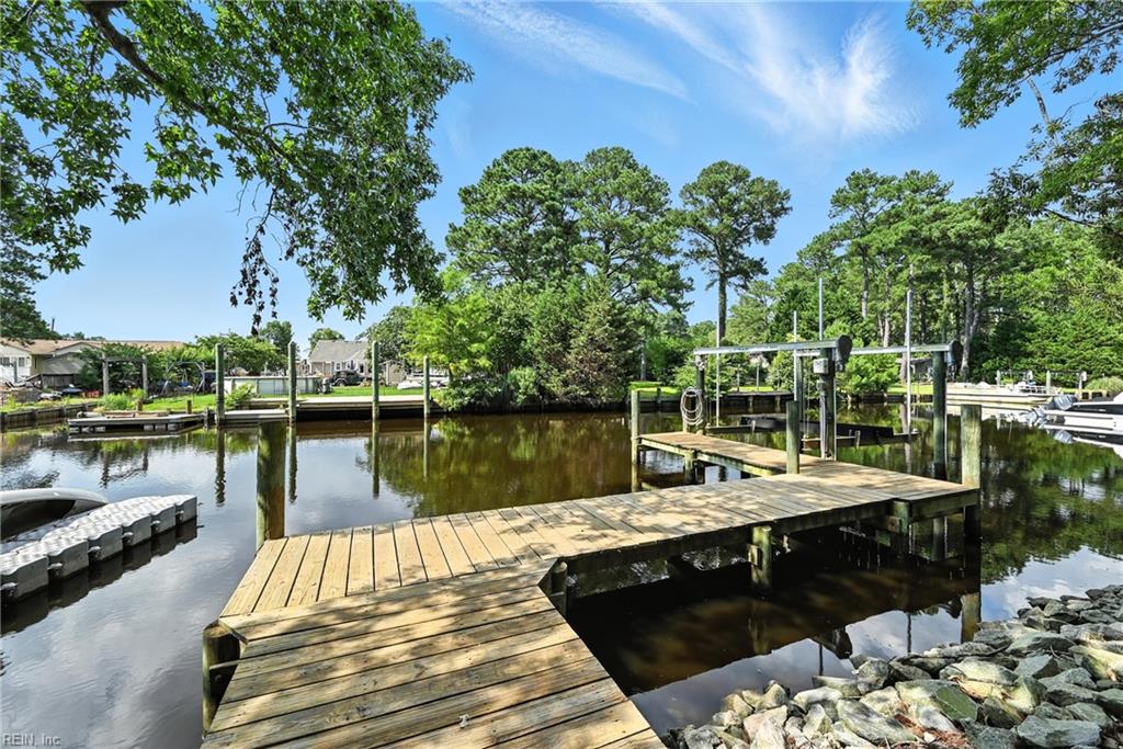 817 Falls Creek DR