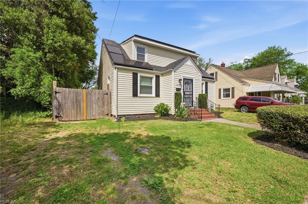 Photo of 2012 Liverpool Street, Portsmouth, VA 23704 (MLS # 10630611)