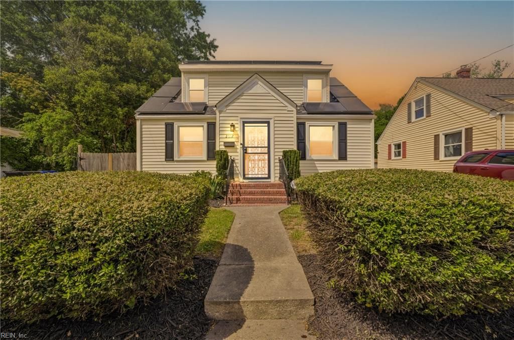 Photo of 2012 Liverpool Street, Portsmouth, VA 23704 (MLS # 10630611)