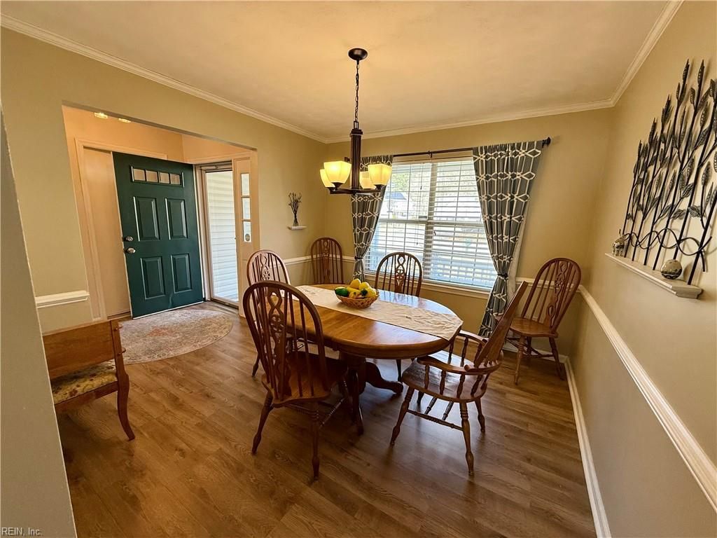 Photo of 606 Aylesbury Drive, Newport News, VA 23608 (MLS # 10623386)