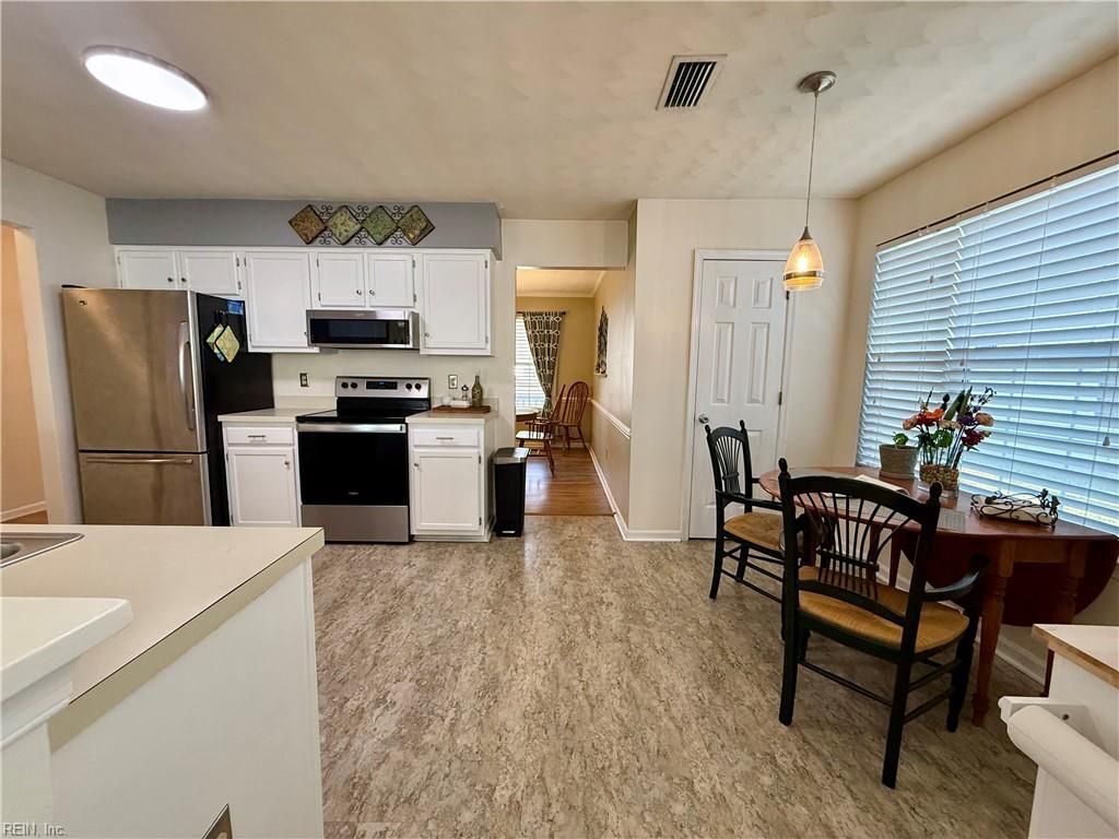 Photo of 606 Aylesbury Drive, Newport News, VA 23608 (MLS # 10623386)