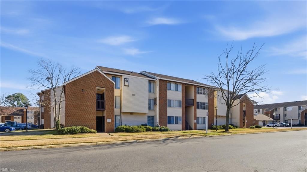 Photo of 109 Hampton Club Drive #3, Hampton, VA 23666 (MLS # 10613928)