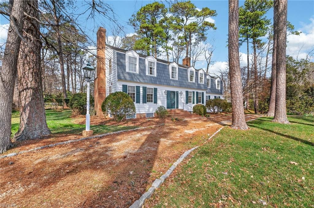 Photo of 1000 S Bay Shore Drive, Virginia Beach, VA 23451 (MLS # 10623343)