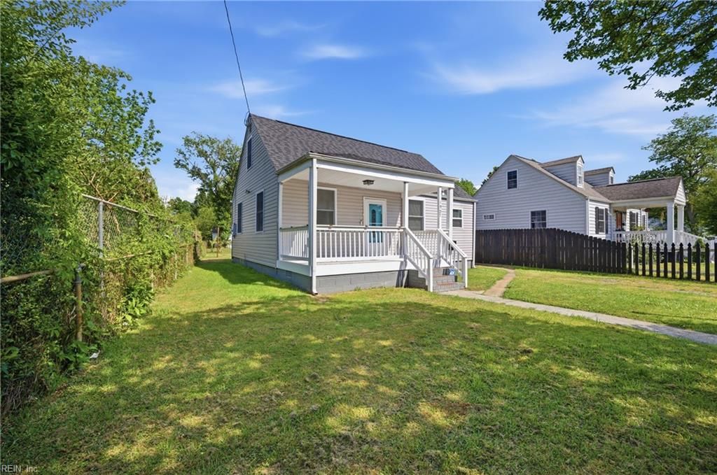 Photo of 1907 Halifax Avenue, Portsmouth, VA 23707 (MLS # 10631719)