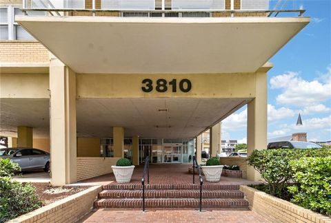 Photo of 3810 Atlantic Avenue #1105, Virginia Beach, VA 23451 (MLS # 10636590)