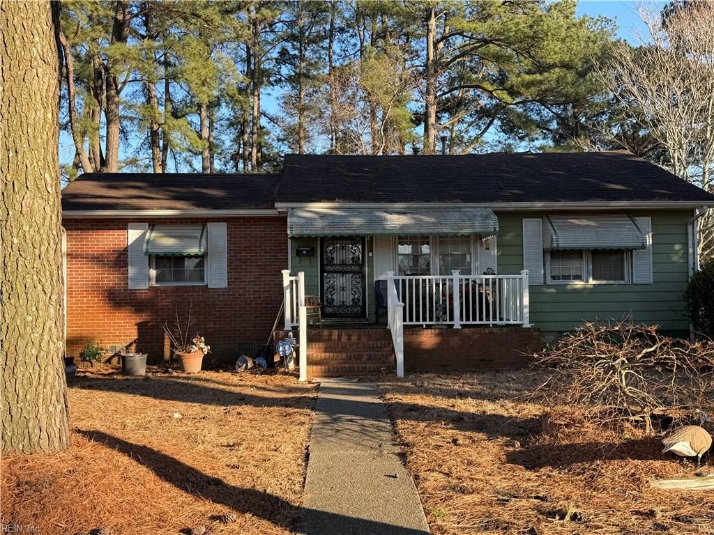Photo of 912 Tazewell Street, Portsmouth, VA 23701 (MLS # 10625710)