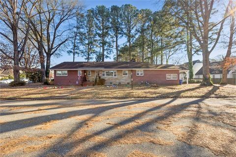 Photo of 752 Pueblo Road, Newport News, VA 23606 (MLS # 10620730)