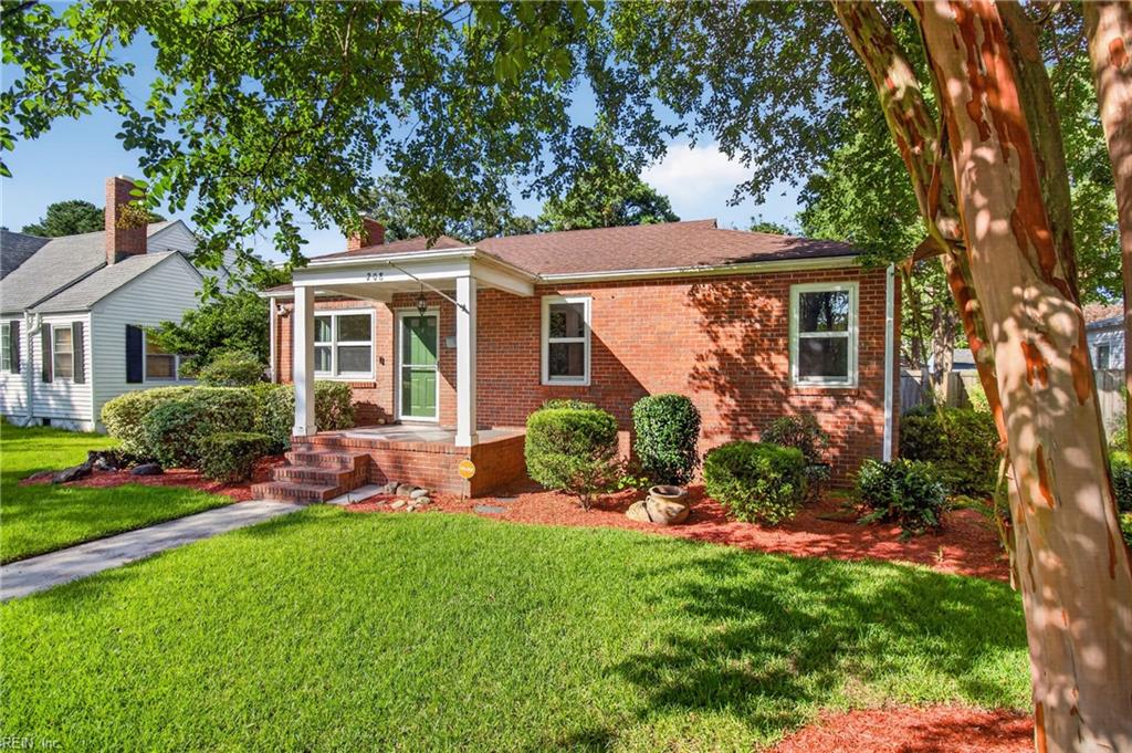 Photo of 208 Forsythe Street, Norfolk, VA 23505 (MLS # 10653356)